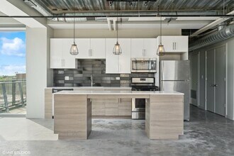 1255 N Milwaukee Ave, Unit 701 in Chicago, IL - Building Photo - Building Photo