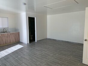 17331 Roseleaf Ave, Unit Studio in Tustin, CA - Building Photo - Building Photo