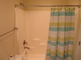 110 Beaver Creek Ct in Jacksonville, NC - Building Photo