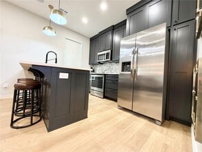 611 SW C St in Bentonville, AR - Building Photo - Building Photo