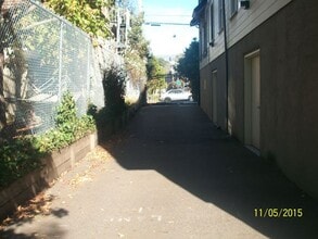 2530 Dwight Way in Berkeley, CA - Building Photo - Building Photo