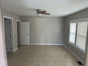 2216 W Woodlawn Ave in Tampa, FL - Building Photo - Building Photo