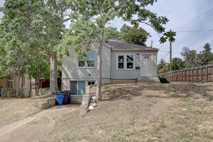 1902 Washington Ave in Golden, CO - Building Photo