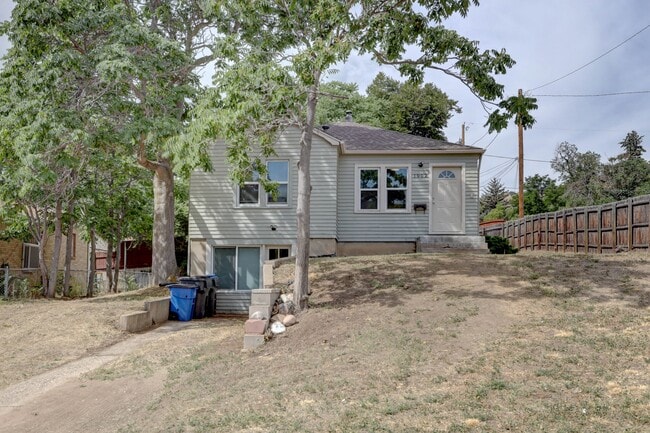 property at 1902 Washington Ave