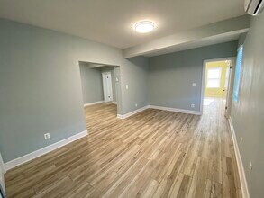 301 S Conkling St, Unit 2nd Floor in Baltimore, MD - Building Photo - Building Photo