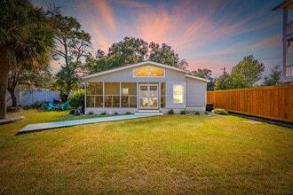 347 Seabreeze Dr in Murrells Inlet, SC - Foto de edificio - Building Photo