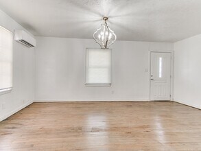 1321 Bellevidere Dr in Oklahoma City, OK - Building Photo - Building Photo