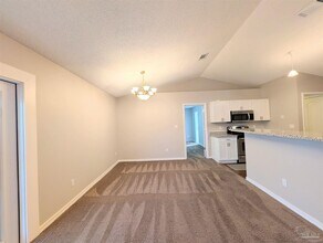 175 Carrier Dr in Pensacola, FL - Building Photo - Building Photo