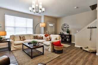 Creekside Landing in Lake St. Louis, MO - Building Photo - Building Photo