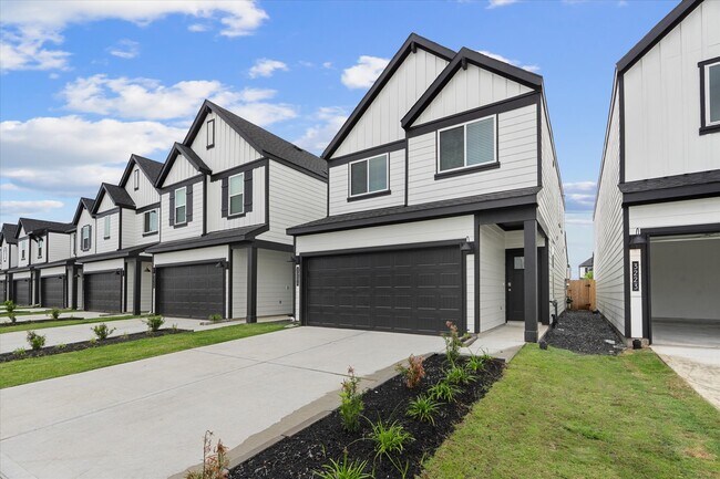 property at 3221 Rainwood Gate Dr