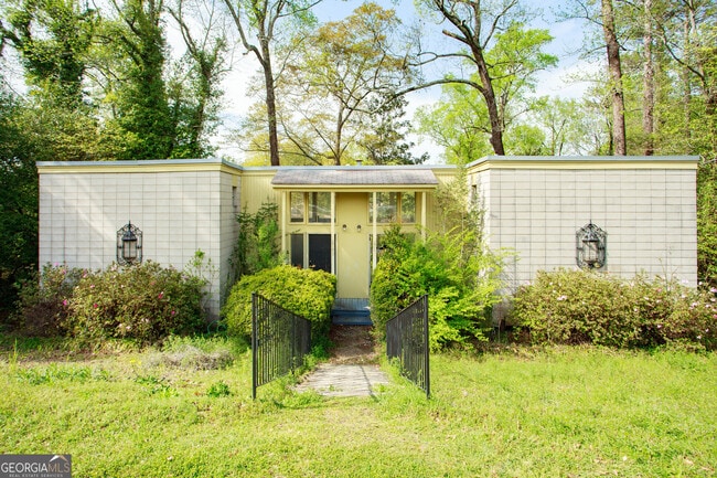 2143 Ingleside Ave in Macon, GA - Building Photo - Building Photo