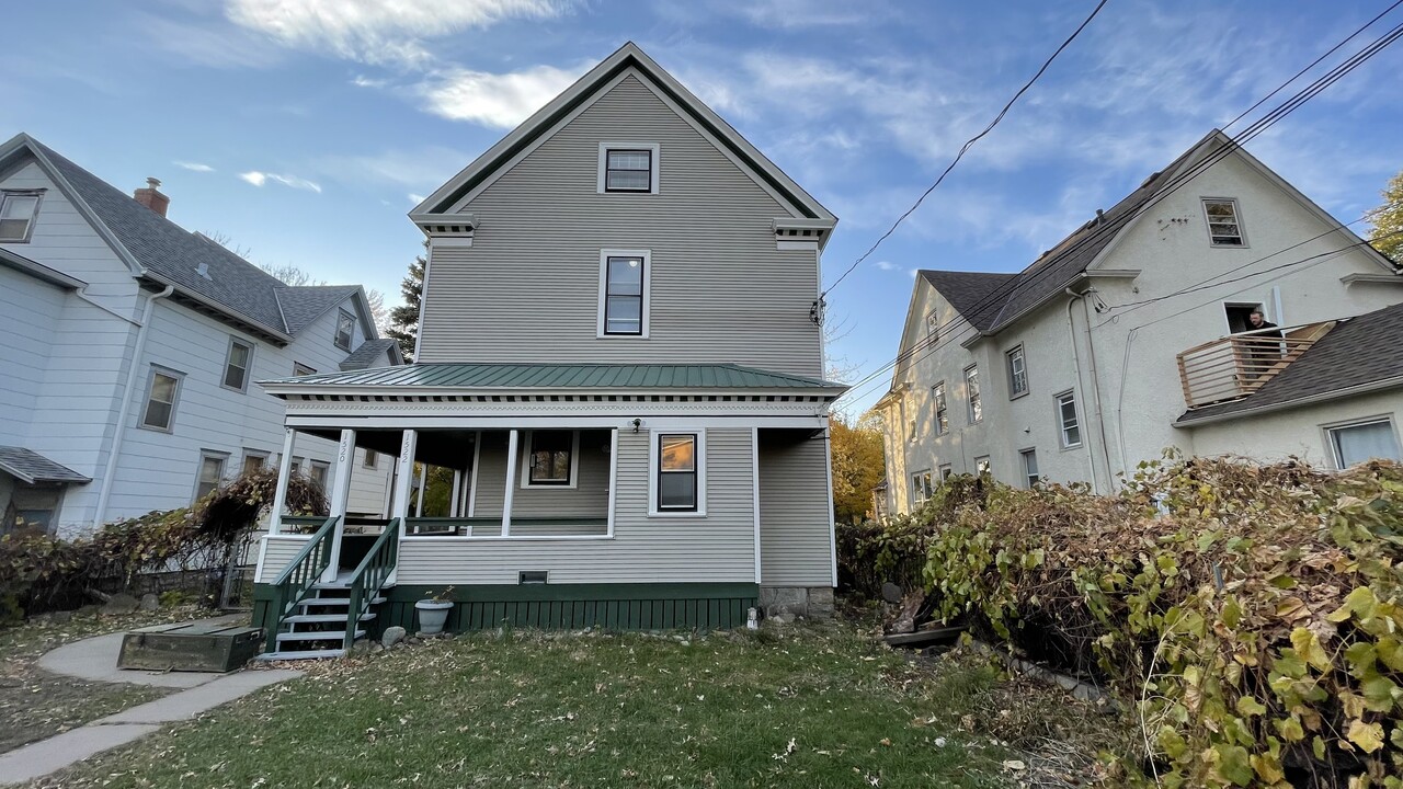 1522 Fremont Ave N, Unit 1522 Fremont Ave. N in Minneapolis, MN - Building Photo