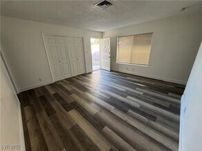 7112 Forest Vista St in Las Vegas, NV - Building Photo - Building Photo