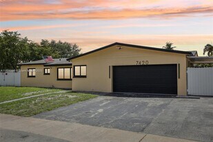 7420 McKinley St in Hollywood, FL - Building Photo