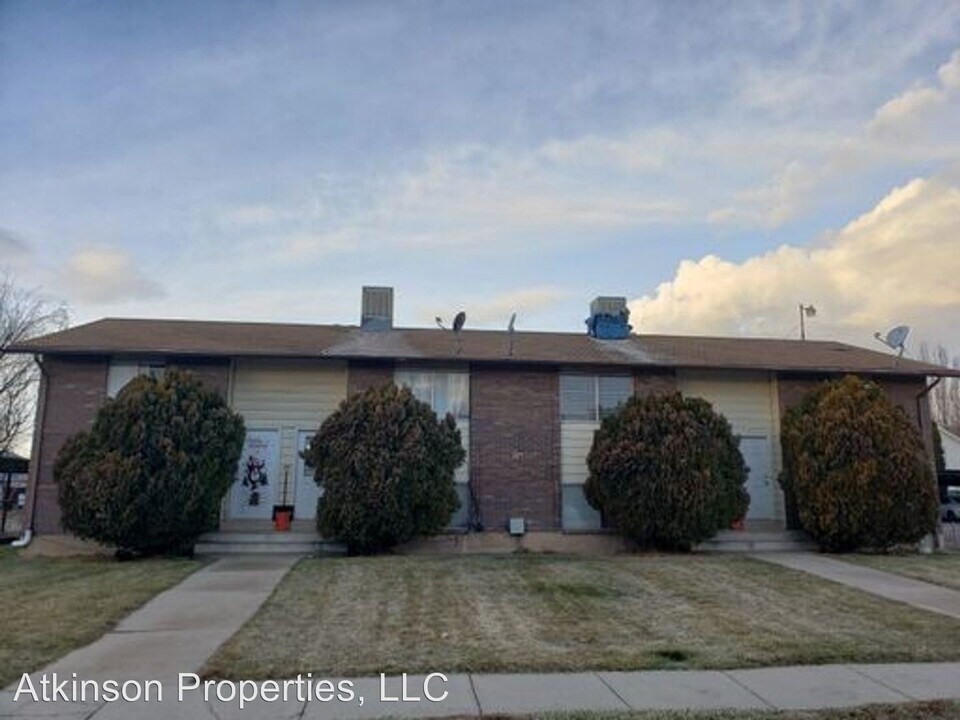 103 S 1450 W in Clearfield, UT - Building Photo