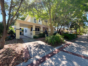 The Bungalows on South Johnson in Lakeland, FL - Building Photo - Building Photo