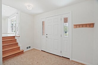 6607 Lone Oak Dr in Bethesda, MD - Building Photo - Building Photo
