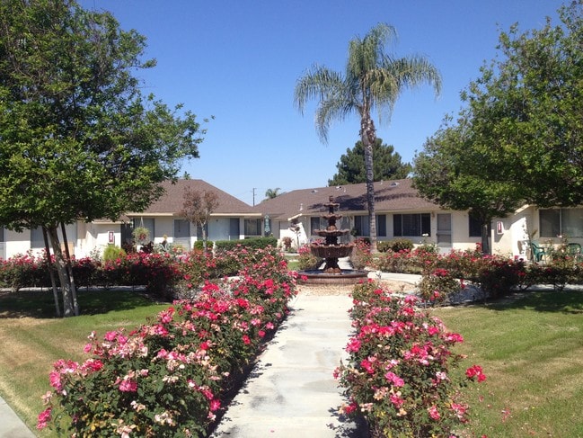 Catalina Gardens Senior Apartments in Hemet, CA - Building Photo - Building Photo