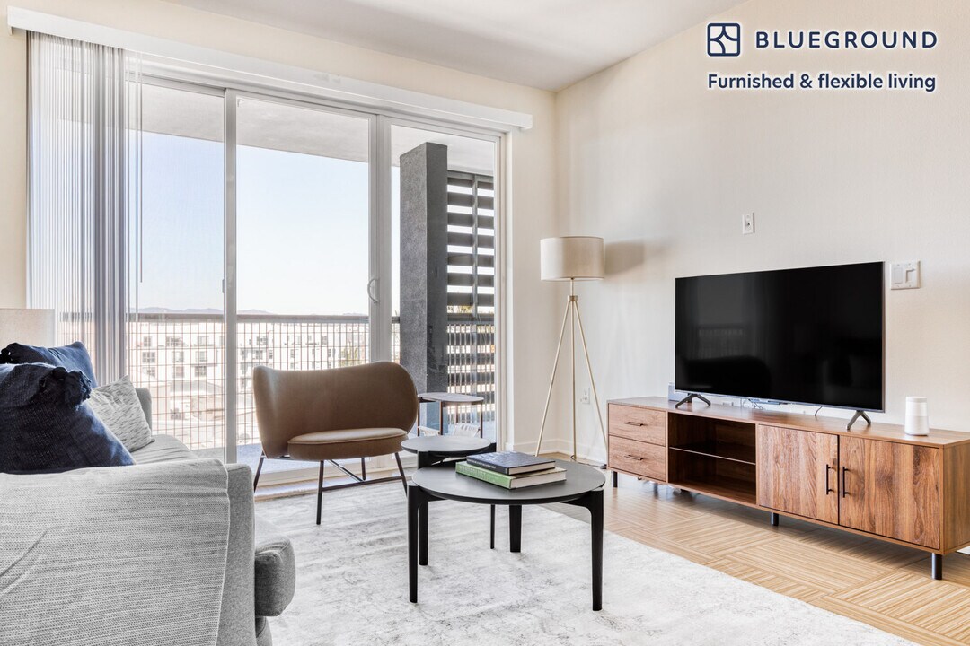 13488 Maxella Ave in Marina Del Rey, CA - Building Photo
