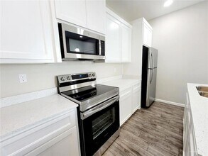 2613 Sage Dr, Unit 4 in Weslaco, TX - Building Photo - Building Photo