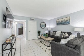 1220 N 44th St, Unit 2 in Phoenix, AZ - Building Photo - Building Photo