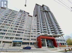 25 Holly St in Toronto, ON - Building Photo