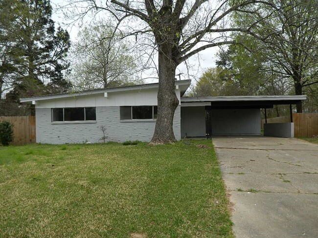 property at 8512 Edgewood Pl