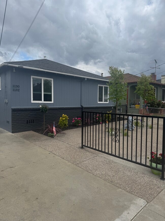 1132 Palm St, Unit Palm Street Duplex in San Jose, CA - Foto de edificio - Building Photo