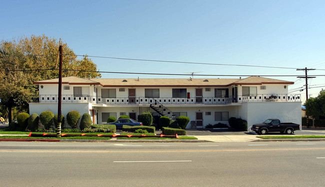 10680 Louise Ave in Granada Hills, CA - Building Photo - Building Photo