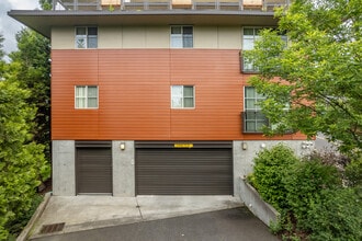 The Watershed at Hillsdale in Portland, OR - Foto de edificio - Building Photo