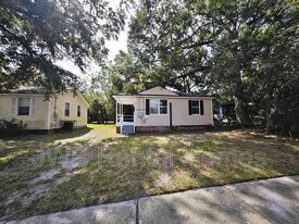 1276 W 32nd St in Jacksonville, FL - Building Photo