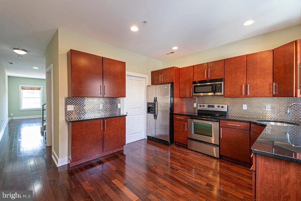 2620 Webster St in Philadelphia, PA - Building Photo