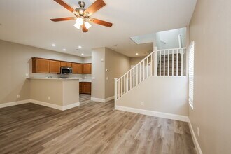 1163 Maple Pines Ave in North Las Vegas, NV - Foto de edificio - Building Photo