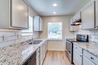 5913 Maple Ln in Rowlett, TX - Building Photo - Building Photo