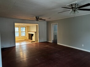 1401 Springdale St in Waco, TX - Building Photo - Building Photo