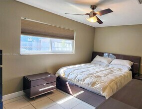 300 SW 20th St in Fort Lauderdale, FL - Building Photo - Building Photo