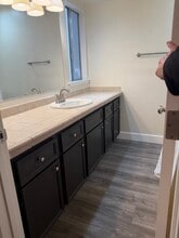 3701 Colonial Dr, Unit 228 in Modesto, CA - Foto de edificio - Building Photo