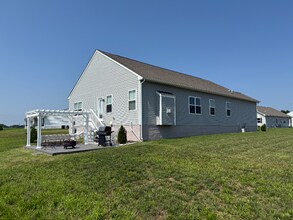 84 Pontoon Dr in Felton, DE - Foto de edificio - Building Photo