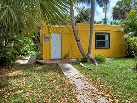 510 Evergreen Dr in West Palm Beach, FL - Building Photo