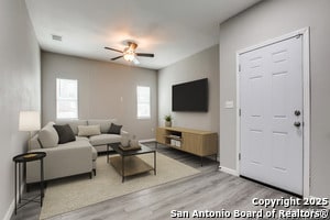 2910 S Laredo St in San Antonio, TX - Building Photo - Building Photo