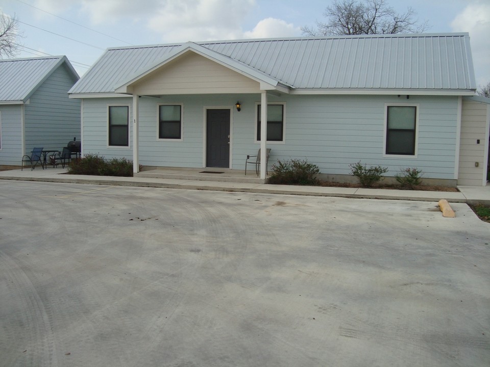 500 Water St in Gonzales, TX - Foto de edificio