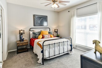 Grand Island Apartments in Memphis, TN - Building Photo - Building Photo