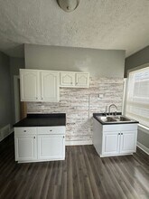 2146 N 35th St in Milwaukee, WI - Foto de edificio - Building Photo