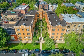 3824 N Sheffield Ave, Unit 1E in Chicago, IL - Building Photo - Building Photo