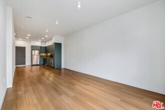 10601 Washington Blvd in Culver City, CA - Foto de edificio - Building Photo