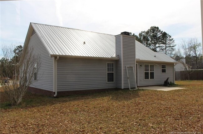 217 Hobson Ct in Raeford, NC - Building Photo - Building Photo
