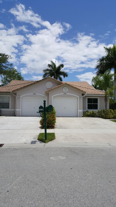 10553 Pelican Dr in Wellington, FL - Foto de edificio