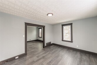 1431 Rowley Ave-Unit -up in Cleveland, OH - Building Photo - Building Photo