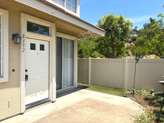 8392 E Truckee Way in Anaheim, CA - Building Photo - Building Photo
