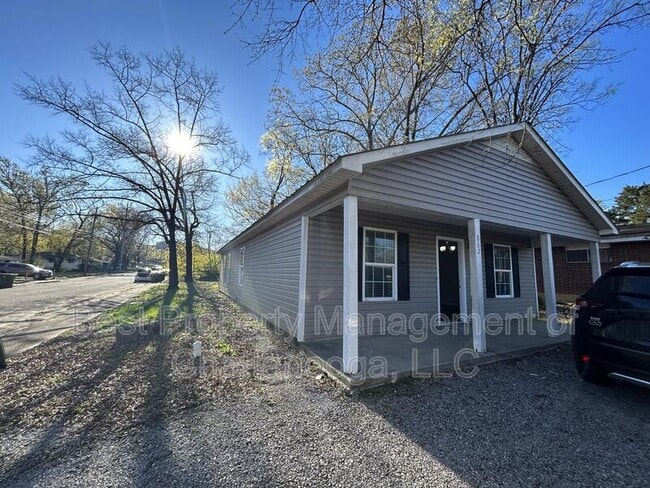 property at 862 N Orchard Knob Ave